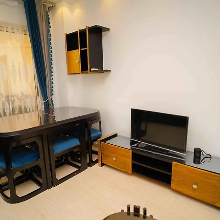 كمباوند فلورنزا خمسين Apartment